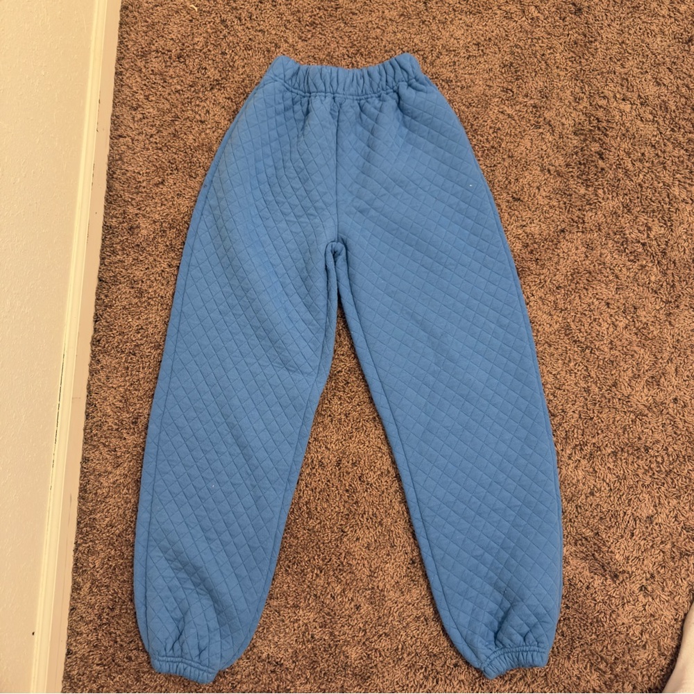 PRINCESS POLLY SWEATS - Picture 2 of 3